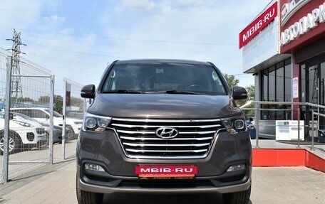 Hyundai Grand Starex Grand Starex I рестайлинг 2, 2020 год, 4 579 000 рублей, 2 фотография