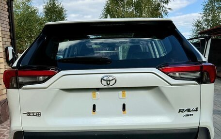 Toyota RAV4, 2025 год, 3 640 000 рублей, 3 фотография