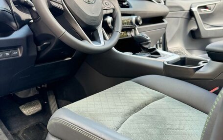 Toyota RAV4, 2025 год, 3 640 000 рублей, 9 фотография