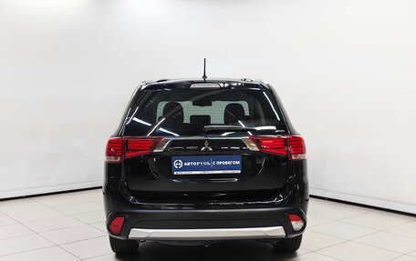 Mitsubishi Outlander III рестайлинг 3, 2015 год, 1 727 000 рублей, 4 фотография