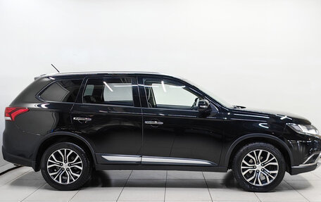 Mitsubishi Outlander III рестайлинг 3, 2015 год, 1 727 000 рублей, 5 фотография