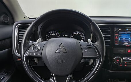 Mitsubishi Outlander III рестайлинг 3, 2015 год, 1 727 000 рублей, 11 фотография