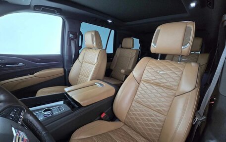 Cadillac Escalade V, 2022 год, 8 115 000 рублей, 19 фотография
