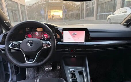 Volkswagen Golf VIII, 2021 год, 1 800 000 рублей, 5 фотография