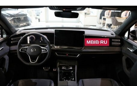 Volkswagen Tiguan, 2024 год, 5 040 000 рублей, 10 фотография