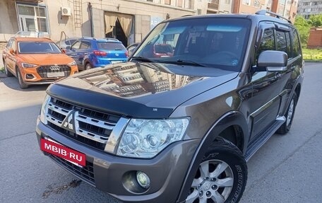 Mitsubishi Pajero IV, 2012 год, 2 200 000 рублей, 22 фотография