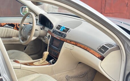 Mercedes-Benz E-Класс, 2004 год, 880 000 рублей, 10 фотография