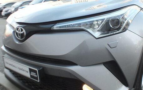 Toyota C-HR I рестайлинг, 2019 год, 2 359 000 рублей, 9 фотография