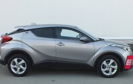 Toyota C-HR I рестайлинг, 2019 год, 2 359 000 рублей, 4 фотография