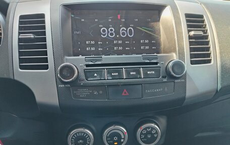 Mitsubishi Outlander III рестайлинг 3, 2008 год, 912 000 рублей, 10 фотография