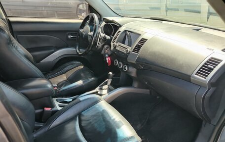 Mitsubishi Outlander III рестайлинг 3, 2008 год, 912 000 рублей, 14 фотография