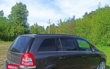 Opel Zafira B, 2011 год, 720 000 рублей, 3 фотография
