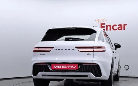 Genesis GV70, 2022 год, 3 380 000 рублей, 4 фотография
