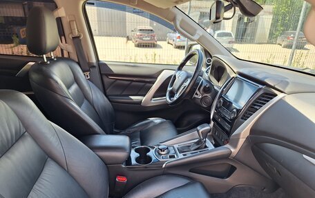 Mitsubishi Pajero Sport III рестайлинг, 2020 год, 3 100 000 рублей, 6 фотография