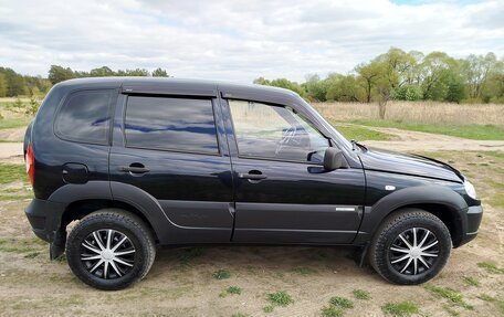 Chevrolet Niva I рестайлинг, 2011 год, 490 000 рублей, 4 фотография