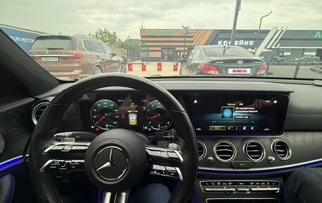 Mercedes-Benz E-Класс, 2022 год, 6 000 000 рублей, 5 фотография