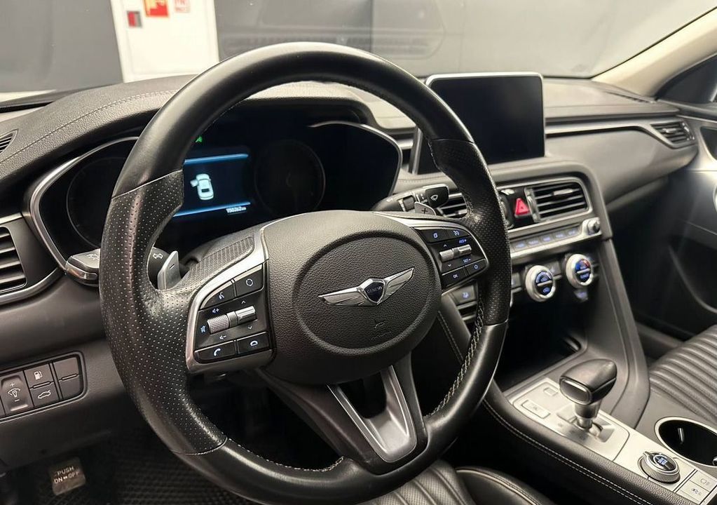 Genesis G70, 2018 год, 1 981 000 рублей, 9 фотография