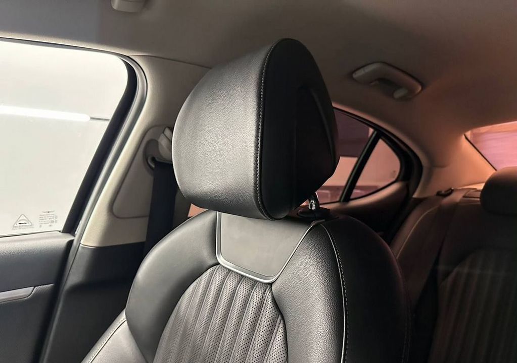 Genesis G70, 2018 год, 1 981 000 рублей, 18 фотография