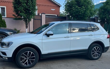 Volkswagen Tiguan II, 2021 год, 2 600 000 рублей, 4 фотография