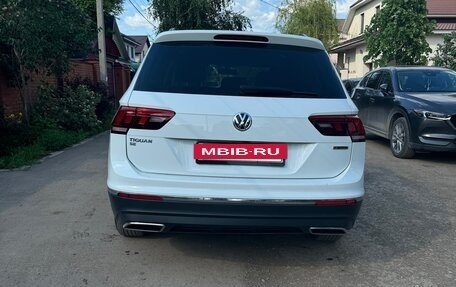 Volkswagen Tiguan II, 2021 год, 2 600 000 рублей, 6 фотография