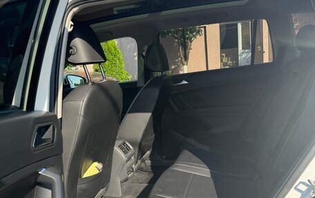 Volkswagen Tiguan II, 2021 год, 2 600 000 рублей, 12 фотография