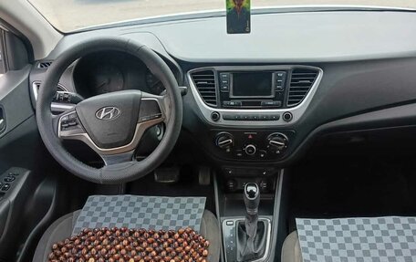 Hyundai Solaris II рестайлинг, 2018 год, 750 000 рублей, 5 фотография