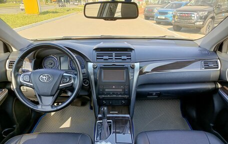 Toyota Camry, 2017 год, 2 000 000 рублей, 17 фотография