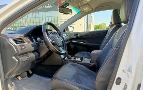 Toyota Camry, 2017 год, 2 000 000 рублей, 20 фотография