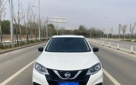 Nissan Tiida, 2022 год, 1 500 000 рублей, 2 фотография