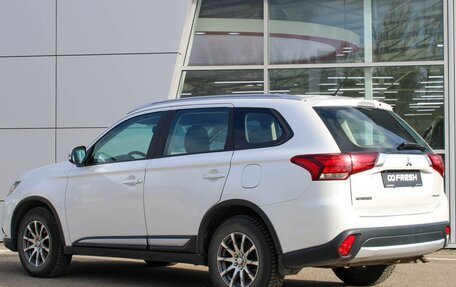 Mitsubishi Outlander III рестайлинг 3, 2015 год, 1 420 000 рублей, 2 фотография
