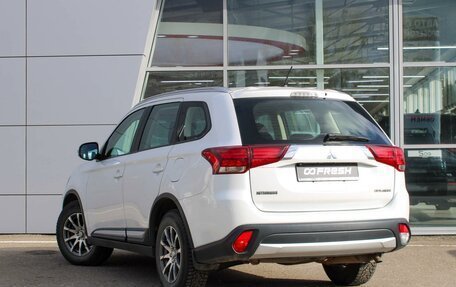 Mitsubishi Outlander III рестайлинг 3, 2015 год, 1 420 000 рублей, 10 фотография