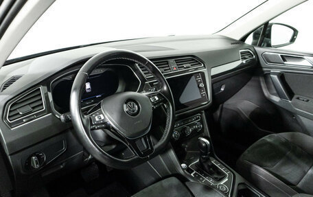 Volkswagen Tiguan II, 2018 год, 2 779 898 рублей, 11 фотография