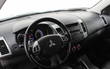 Mitsubishi Outlander III рестайлинг 3, 2011 год, 1 025 000 рублей, 15 фотография