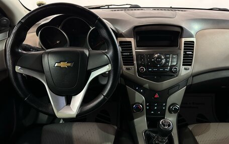Chevrolet Cruze II, 2011 год, 559 000 рублей, 6 фотография