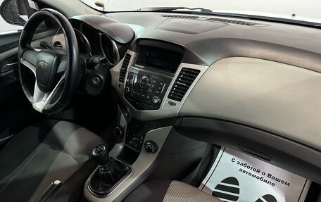 Chevrolet Cruze II, 2011 год, 559 000 рублей, 8 фотография