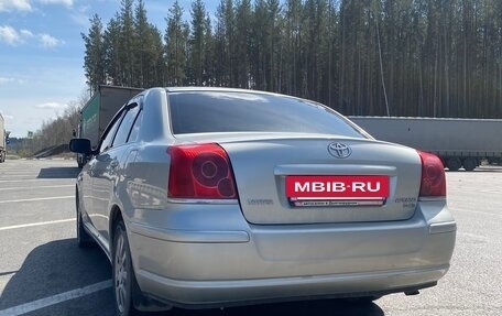 Toyota Avensis III рестайлинг, 2006 год, 660 000 рублей, 3 фотография