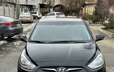 Hyundai Solaris II рестайлинг, 2011 год, 835 000 рублей, 2 фотография