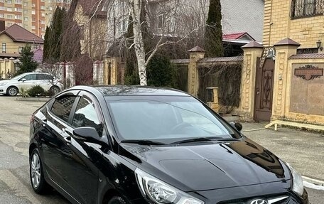 Hyundai Solaris II рестайлинг, 2011 год, 835 000 рублей, 3 фотография
