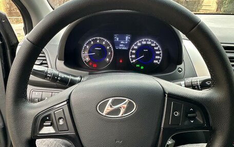 Hyundai Solaris II рестайлинг, 2011 год, 835 000 рублей, 12 фотография