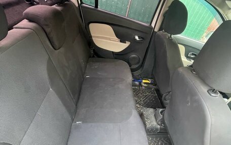 Renault Logan II, 2014 год, 400 000 рублей, 12 фотография