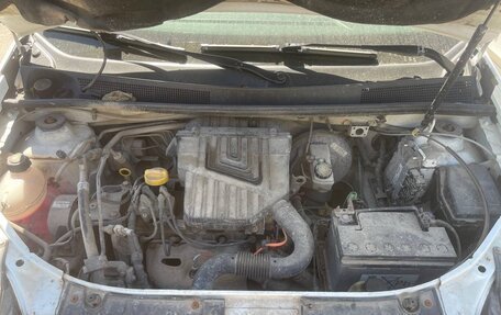 Renault Logan II, 2014 год, 400 000 рублей, 11 фотография