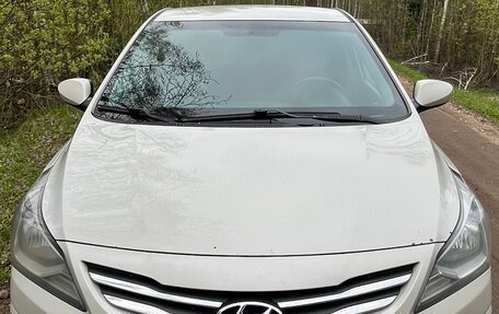Hyundai Solaris II рестайлинг, 2015 год, 1 050 000 рублей, 3 фотография
