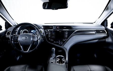 Toyota Camry, 2019 год, 3 250 000 рублей, 14 фотография