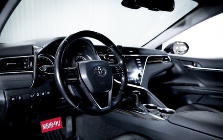 Toyota Camry, 2019 год, 3 250 000 рублей, 13 фотография