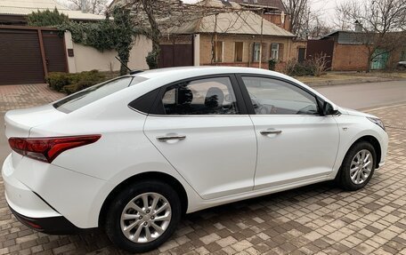 Hyundai Solaris II рестайлинг, 2020 год, 1 700 000 рублей, 3 фотография