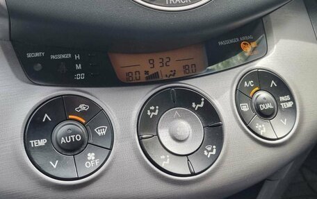 Toyota RAV4, 2006 год, 1 020 000 рублей, 14 фотография