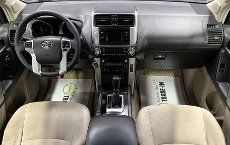 Toyota Land Cruiser Prado 150 рестайлинг 2, 2013 год, 2 695 000 рублей, 11 фотография