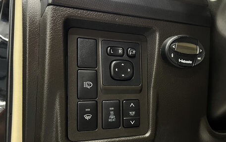 Toyota Land Cruiser Prado 150 рестайлинг 2, 2013 год, 2 695 000 рублей, 24 фотография