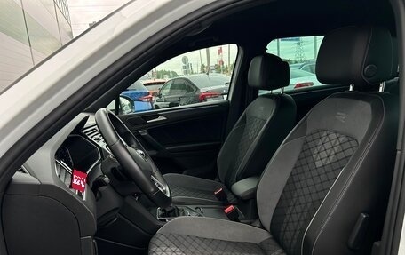 Volkswagen Tiguan II, 2022 год, 4 362 800 рублей, 6 фотография