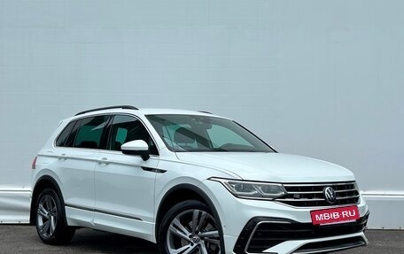 Volkswagen Tiguan II, 2022 год, 4 362 800 рублей, 3 фотография